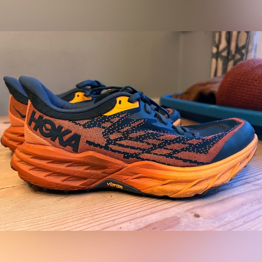 Hoka speedgoat 5, size 7